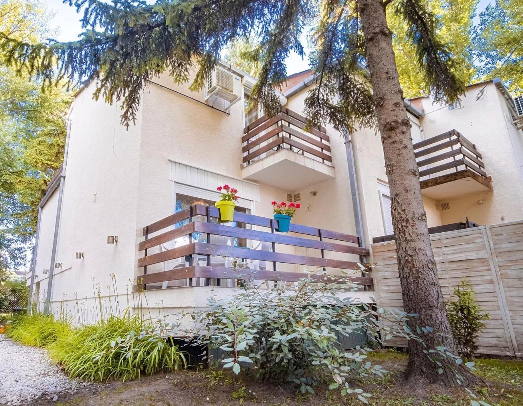 Nyaralo Apartman Сиофок Екстериор снимка
